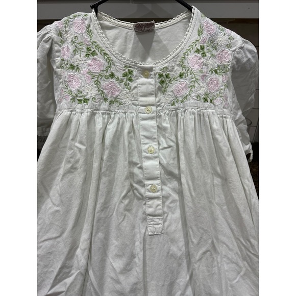 vtg nightingales ltd white long nightgown with embroidered‎ flowers xs/s